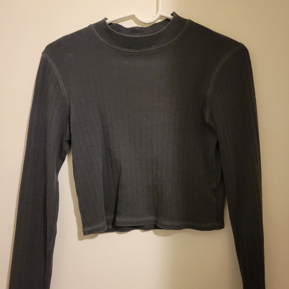 Long sleeve crop top